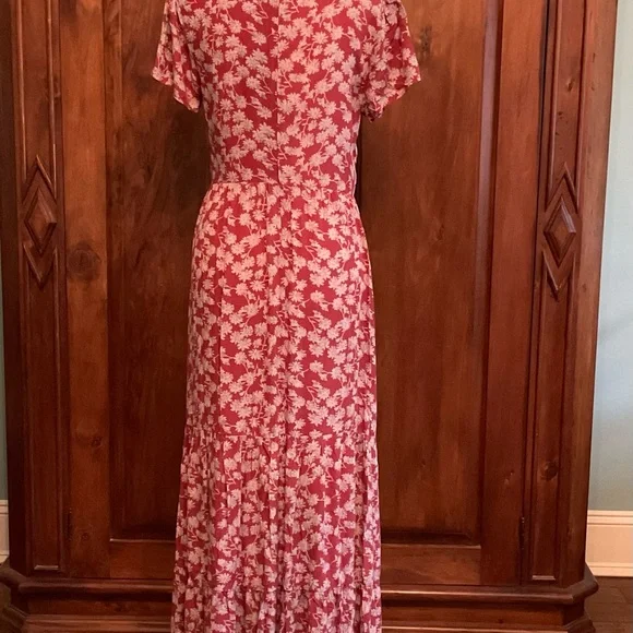 NWT! NATURAL LIFE Red and White Floral Maxi Dress - Picture 5 of 16